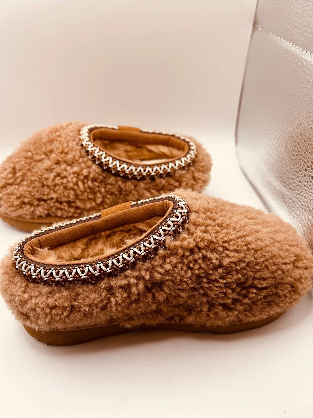 Uggs Cozy Maxi curly Tasman Plush - Chestnut size Kids 11 NWT